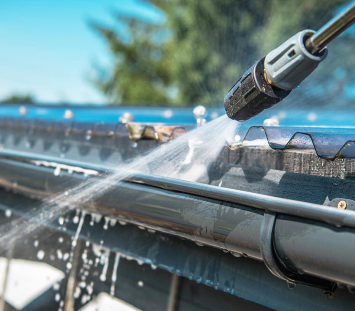 Cleaning the Gutter with Water Pressure in Bathurst, NSW
