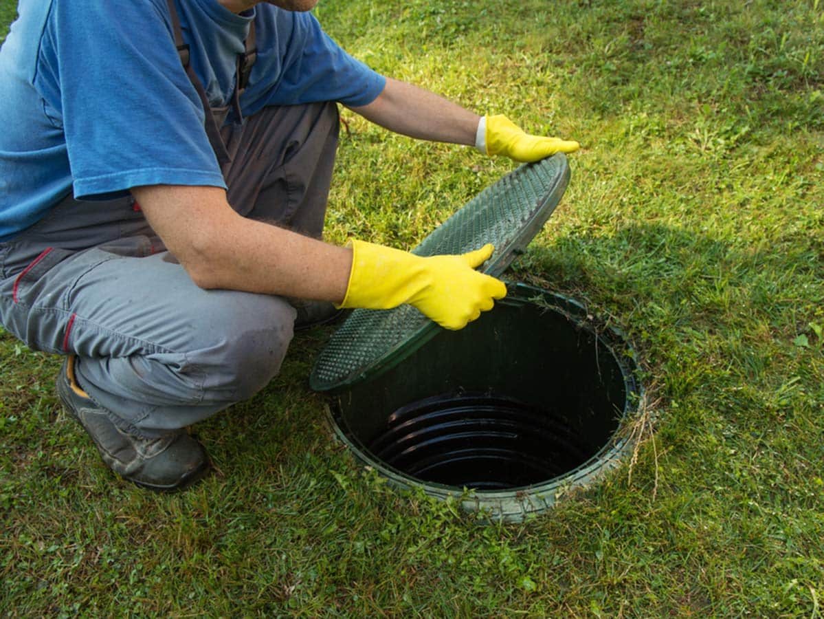 Opening Septic Tank Lid in Bathurst, NSW