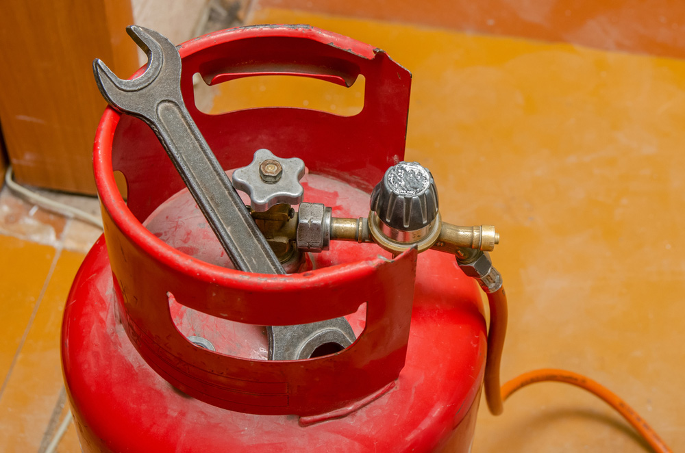 Gas Cylinder and Wrench Tool